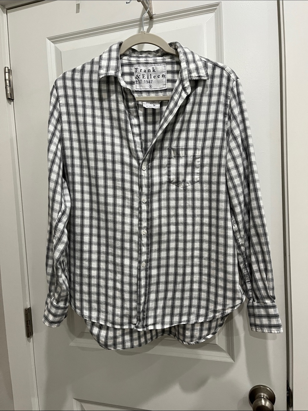 Frank & Eileen Eileen White and Gray Plaid Button-Down Shirt